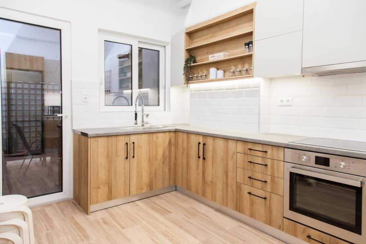 Beautiful New Apartment In Petralona Athens Exterior photo